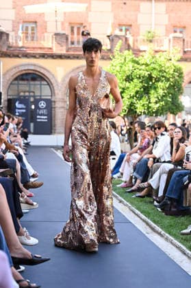 Maison Mesa - Mercedes Benz Fashion Week Madrid, Spain -18 Sept 2026 A model parades with Maison Mesa design during Mercedes Benz Fashion Week Madrid Cibeles Palace in Madrid. Madrid Spain Copyright: xAtilanoxGarciax xSOPAxImagesx PHOTO08637