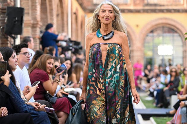 Lola Casademunt - Mercedes Benz Fashion Week Madrid, Spain - 18 Sept 2026 A model parades with Lola Casademunt a design during Mercedes Benz Fashion Week Madrid Cibeles Palace in Madrid. Madrid Spain Copyright: xAtilanoxGarciax xSOPAxImagesx PHOTO08695
