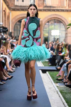 Lola Casademunt - Mercedes Benz Fashion Week Madrid, Spain - 18 Sept 2026 A model parades with Lola Casademunt a design during Mercedes Benz Fashion Week Madrid Cibeles Palace in Madrid. Madrid Spain Copyright: xAtilanoxGarciax xSOPAxImagesx PHOTO08705