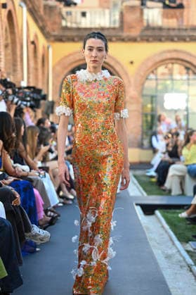 Yolancris - Mercedes Benz Fashion Week Madrid, Spain - 18 Sept 2026 A model parades with Yolancris a design during Mercedes Benz Fashion Week Madrid Cibeles Palace in Madrid. Madrid Spain Copyright: xAtilanoxGarciax xSOPAxImagesx PHOTO08731