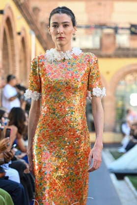 Yolancris - Mercedes Benz Fashion Week Madrid, Spain - 18 Sept 2026 A model parades with Yolancris a design during Mercedes Benz Fashion Week Madrid Cibeles Palace in Madrid. Madrid Spain Copyright: xAtilanoxGarciax xSOPAxImagesx PHOTO08732