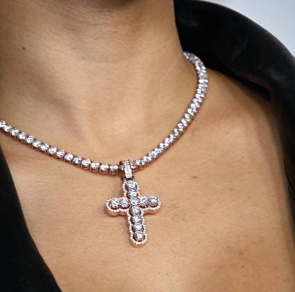 iHeartRadio Music Festival - Night 1 Arrivals for the iHeartRadio Music Festival, night 1 at T-Mobile arena. 18 Sep 2026 Pictured: Shenseea, necklace detail.  Copyright: xThexMegaxAgencyxMBS MEGAx