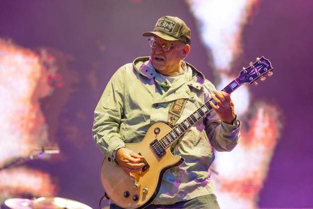 September 18, 2026, Chicago, Illinois, USA: STEVE JONES of English punk rock bad the Sex Pistols during Riot Fest Music Festival in Chicago, Illinois Chicago USA  - ZUMAs135 20260918_zap_s135_165 Copyright: xDanielxDeSloverx