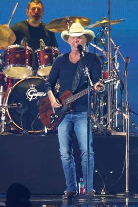 Kenny Chesney inside for iHeartRadio Music Festival Presented by Capital One 2026 - FRI, T-Mobile Arena, Las Vegas, NV, September 18, 2026. Photo By: JA Everett Collection iHeartRadio Music Festival Presented by Capital One 2026 - FRI PUBLICATIONXNOTxINxCANxCHNxFRAxITAxJPNxNORxPOLxRUSxESPxUKxUSA
