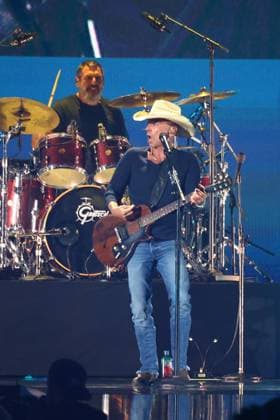Kenny Chesney inside for iHeartRadio Music Festival Presented by Capital One 2026 - FRI, T-Mobile Arena, Las Vegas, NV, September 18, 2026. Photo By: JA Everett Collection iHeartRadio Music Festival Presented by Capital One 2026 - FRI PUBLICATIONXNOTxINxCANxCHNxFRAxITAxJPNxNORxPOLxRUSxESPxUKxUSA