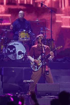 Weezer inside for iHeartRadio Music Festival Presented by Capital One 2026 - FRI, T-Mobile Arena, Las Vegas, NV, September 18, 2026. Photo By: JA Everett Collection iHeartRadio Music Festival Presented by Capital One 2026 - FRI PUBLICATIONXNOTxINxCANxCHNxFRAxITAxJPNxNORxPOLxRUSxESPxUKxUSA