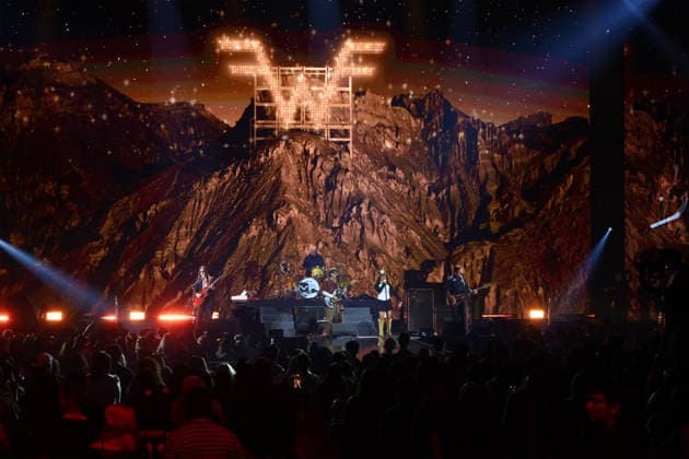 (Right) singer Remi Wolf performs with Weezer on stage during the iHeartRadio Music Festival Concerts at T-Mobile Arena in Las Vegas, Nevada on Friday, September 18, 2026s.  LAV20260918010 JAMESxATOA