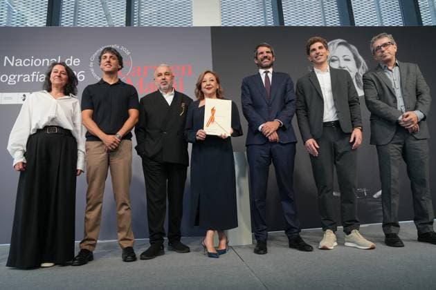 Carmen Machi, 2026 National Film Award Winner Actress Carmen Machi 4i, screenwriter Diego San José 2i, director Félix Sabroso 3i, Minister of Culture Ernest Urtasun 3d, and the mayor of Donosti, Jon Insausti 2d, during the ceremony to present the National Film Award to Carmen Machi on September 19, 2026, in San Sebastián, Guipúzcoa, Basque Country, Spain. The National Film Award, presented as part of the San Sebastián Film Festival, recognizes the most outstanding contribution to Spanish cinema, preferably demonstrated through a work made public or professional work carried out during the year 2025, or, in duly justified exceptional cases, it is awarded in recognition of a lifetime achievement. SEPTEMBER 19, 2026 San Sebastián, Guipúzcoa, Copyright: xUnanuex 7785447