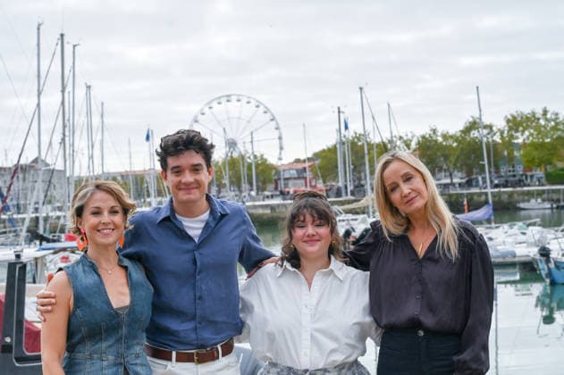 28th La Rochelle TV Fiction Festival 28th edition of the La Rochelle Fiction Festival Photocall for Ici tout commence Simon Dartous, Talina Boyaci, Aurélie Vaneck, Catherine Marchal 459780 2026 09 19  Copyright: xBarbaraxNeymanx xStarfacex STAR_459780_048