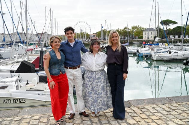 28th La Rochelle TV Fiction Festival 28th edition of the La Rochelle Fiction Festival Photocall for Ici tout commence Simon Dartous, Talina Boyaci, Aurélie Vaneck, Catherine Marchal 459780 2026 09 19  Copyright: xBarbaraxNeymanx xStarfacex STAR_459780_049