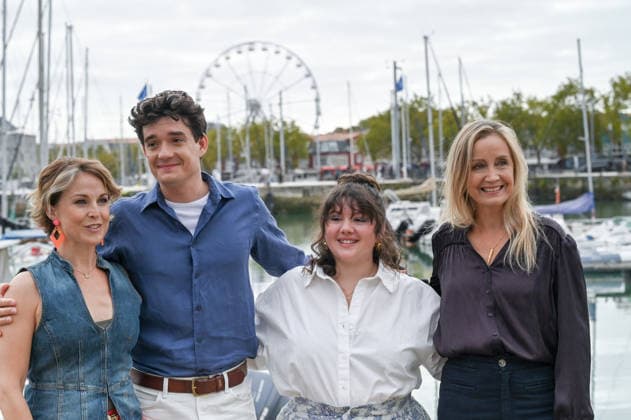 28th La Rochelle TV Fiction Festival 28th edition of the La Rochelle Fiction Festival Photocall for Ici tout commence Simon Dartous, Talina Boyaci, Aurélie Vaneck, Catherine Marchal 459780 2026 09 19  Copyright: xBarbaraxNeymanx xStarfacex STAR_459780_050