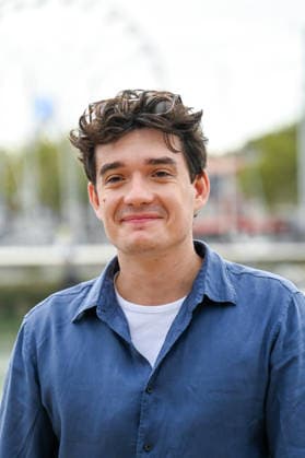28th La Rochelle TV Fiction Festival 28th edition of the La Rochelle Fiction Festival Photocall for Ici tout commence Simon Dartous 459780 September 19, 2026  Copyright: xBarbaraxNeymanx xStarfacex STAR_459780_075