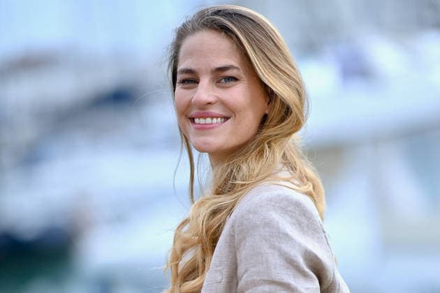 La Rochelle Demain Nous Appartient Photocall FC Solene Hebert attend the Demain Nous Appartient Photocall at the 28th La Rochelle Fiction Festival on September 19, 2026 in La Rochelle, France.Photo by Franck Castel ABACAPRESS.COM La Rochelle  Copyright: xCastelxFranck ABACAx