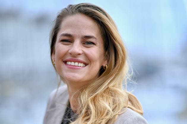 La Rochelle Demain Nous Appartient Photocall FC Solene Hebert attend the Demain Nous Appartient Photocall at the 28th La Rochelle Fiction Festival on September 19, 2026 in La Rochelle, France.Photo by Franck Castel ABACAPRESS.COM La Rochelle  Copyright: xCastelxFranck ABACAx