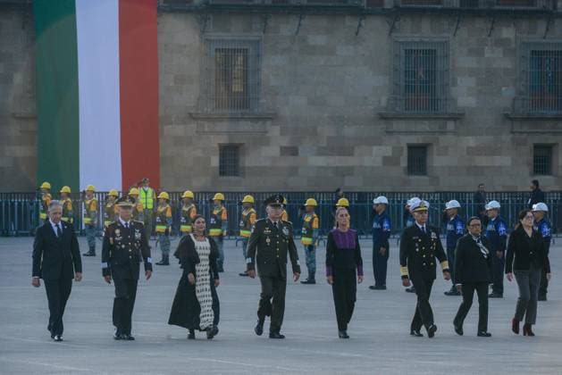 September 19, 2026: TO-45171-MEXICO , September 19, 2026. Mexican President Claudia Sheinbaum, Secretary of the Interior Rosa & xcd;cela Rodr& xed;guez, Mexico City Head of Government Clara Brugada, Secretary of National Defense Ricardo Trevilla, and Secretary of the Navy Raymundo Morales during the ceremony of raising the flag to half-staff in memory of the victims of the 1985 and 2017 earthquakes, held today at the Z& xf3;calo esplanade in Mexico City. Clasos.com.mx  - ZUMAcs4_ 20260919_faa_cs4_059 Copyright: xJavierxLiraxOterox