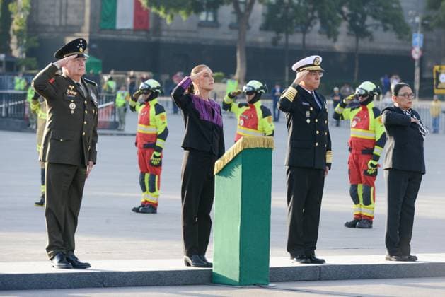 September 19, 2026: TO-45171-MEXICO , September 19, 2026. Mexican President Claudia Sheinbaum, Secretary of the Interior Rosa & xcd;cela Rodr& xed;guez, Mexico City Head of Government Clara Brugada, Secretary of National Defense Ricardo Trevilla, and Secretary of the Navy Raymundo Morales during the ceremony of raising the flag to half-staff in memory of the victims of the 1985 and 2017 earthquakes, held today at the Z& xf3;calo esplanade in Mexico City. Clasos.com.mx  - ZUMAcs4_ 20260919_faa_cs4_066 Copyright: xJavierxLiraxOterox