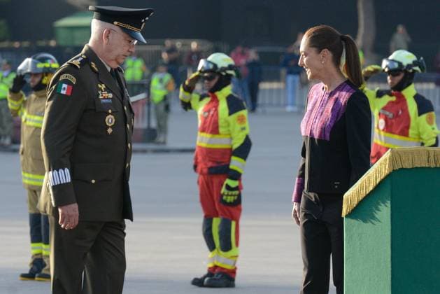 September 19, 2026: TO-45171-MEXICO , September 19, 2026. Mexican President Claudia Sheinbaum and Secretary of National Defense Ricardo Trevilla during the ceremony to lower the flag to half-staff in memory of the victims of the 1985 and 2017 earthquakes, held today at the Z& xf3;calo esplanade in Mexico City. Clasos.com.mx  - ZUMAcs4_ 20260919_faa_cs4_075 Copyright: xJavierxLiraxOterox