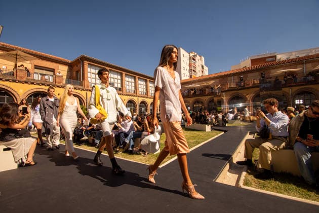 IPA88713860 - MADRID, SPAIN. SEPTEMBER 19, 2026: A model walks the runway showcasing a design by Cotes Isabel Is My Name during the Mercedes-Benz Fashion Week Madrid 2026 (MBFWMadrid) on September 18, 2026, in Madrid, Spain.  Copyright: xFrancescoxMilitelloxMirtox xx IPA88713860