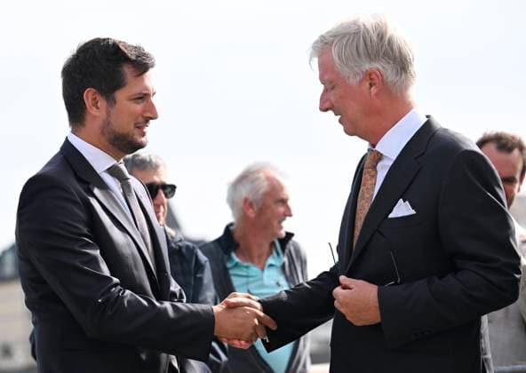 King Philippe is taking part in the Fêtes de Wallonie NAMUR, BELGIUM - SEPTEMBER 19 : King Philippe is taking part in the Fêtes de Wallonie, at which Flanders is, for the first time, the guest of honour (meeting the public, visiting the stalls, watching folk groups and attending the official Fêtes de Wallonie ceremony at the Théâtre Royal in Namur). In the presence of Adrien Dolimont on September 19, 2026 in Namur, Belgium, 19 09 2026 Namur Belgium  Copyright: xDidierxLebrunx
