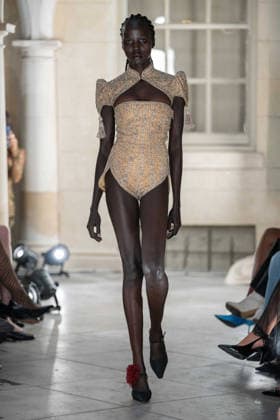 Annie s Spring Summer 2027 at London Fashion Week A model walks the runway during the Annie s Spring Summer 2027 show at London Fashion Week, London, UK, 18 September 2026., Credit:RAY LEUNG Raymond Leung Avalon UK, London  Copyright: xRAYxLEUNGx xRaymondxLeungx xAvalonx 1136411212
