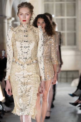 Annie s Spring Summer 2027 at London Fashion Week A model walks the runway during the Annie s Spring Summer 2027 show at London Fashion Week, London, UK, 18 September 2026., Credit:RAY LEUNG Raymond Leung Avalon UK, London  Copyright: xRAYxLEUNGx xRaymondxLeungx xAvalonx 1136411569