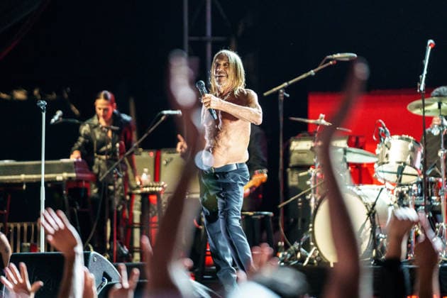 September 18, 2026, Chicago, Illinois, USA: Fans cheer on 79 year old punk rocker IGGY POP during his performance at Riot Fest 2026 in Chicago s Douglas Park Chicago USA - ZUMAr170 20260918_znp_r170_008 Copyright: xChrisxRihax
