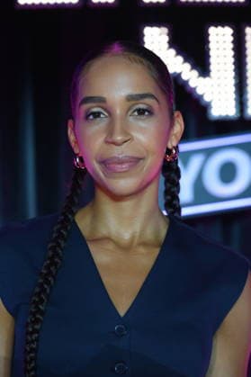 Comedienne Anna Okot appears as a guest on the show Ladies Night Youngstars. WDR Ladies Night Youngstars is the only German-language cabaret television show for young talent featuring an all-female cast.