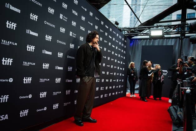September 19, 2026, Toronto, On, Canada: Sean Menard is pictured on the red carpet for Run Terry Run at the Toronto International Film Festival in Toronto, on Saturday, Sept. 19, 2026. Toronto Canada  - ZUMAc35_ 20260919_zaf_c35_091 Copyright: xLauraxProctorx