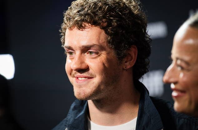 September 19, 2026, Toronto, On, Canada: Robert Naylor is pictured on the red carpet for Villeneuve: The Rise of a Legend at the Toronto International Film Festival in Toronto, on Saturday, Sept. 19, 2026. Toronto Canada  - ZUMAc35_ 20260919_zaf_c35_180 Copyright: xLauraxProctorx