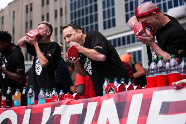 World Poutine Eating Championship in Toronto TORONTO, CANADA - SEPTEMBER 19 : Contestants compete in 2026 World Poutine Eating Championship at Sankofa Square in Toronto, Ontario, Canada on September 19, 2026. Joey Chesnut from the United States won the contest after eating 21.25lbs of poutine in 10 minutes. Mert Alper Dervis Anadolu Ontario Canada. Editorial use only. Please get in touch for any other usage.  Copyright: x2026xAnadoluxMertxAlperxDervisx