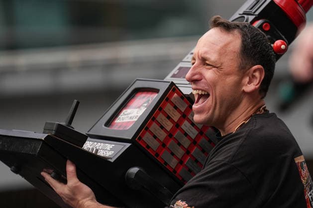 World Poutine Eating Championship in Toronto TORONTO, CANADA - SEPTEMBER 19 : Joey Chesnut celebrates after winning the 2026 World Poutine Eating Championship at Sankofa Square in Toronto, Ontario, Canada on September 19, 2026. Joey Chesnut from the United States won the contest after eating 21.25lbs of poutine in 10 minutes. Mert Alper Dervis Anadolu Ontario Canada. Editorial use only. Please get in touch for any other usage.  Copyright: x2026xAnadoluxMertxAlperxDervisx