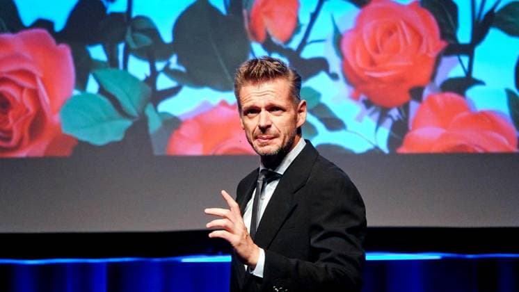 Comedian Florian Schroeder to Perform at Heilig Kreuz Church ** FOR EDITORIAL USE ONLY ** EDITORIAL USE ONLY ** p Cabaret artist Florian Schroeder will perform on Saturday, September 19, 2026, at Heilig Kreuz Church in Gelsenkirchen with his show Endlich glücklich (Finally Happy). Germany, North Rhine-Westphalia, Gelsenkirchen. Copyright MichaelxKorte Copyright: MichaelxKorte doc87oblzkjwwy9wj3p1e8t ,EDITORIAL USE ONLY Copyright: MichaelxKorte
