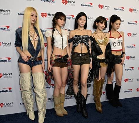 iHeartRadio Music Festival, night 2 Arrivals for the iHeartRadio Music Festival, night 2 at T-Mobile arena. 19 Sep 2026 Pictured: (L-R) Yunjin, Chaewon, Kazuha, Sakura and Eunchae of Le Sserafim.  Copyright: xThexMegaxAgencyxMBS MEGAx