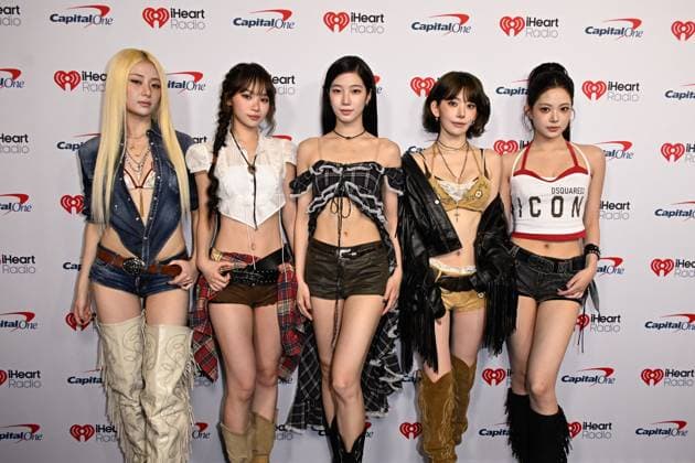 iHeartRadio Music Festival, night 2 Arrivals for the iHeartRadio Music Festival, night 2 at T-Mobile arena. 19 Sep 2026 Pictured: (L-R) Yunjin, Chaewon, Kazuha, Sakura and Eunchae of Le Sserafim.  Copyright: xThexMegaxAgencyxMBS MEGAx