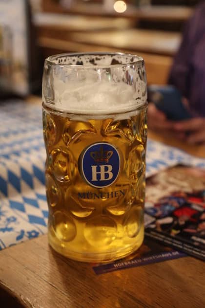 A standard-sized mug of Oktoberfest beer at the Wiesn tap-off for Oktoberfest 2026 at Hofbräu Berlin, Berlin, September 19, 2026 Copyright: xAgenturxMatthiasxWehnertx xM.xGränzdörferx