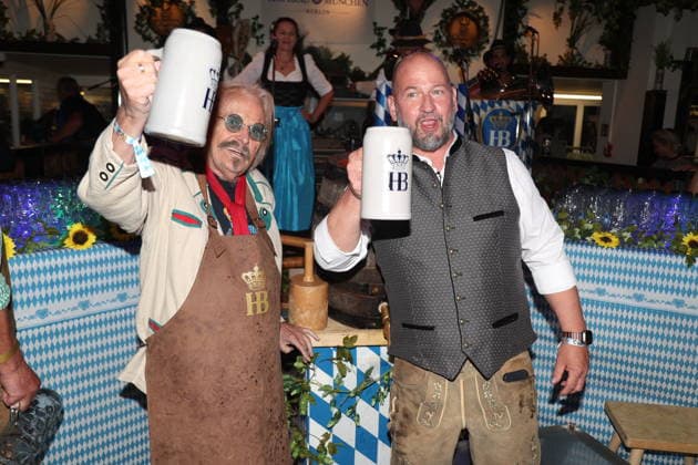 Frank Zander and Björn Schwarz at the Oktoberfest 2026 keg-tapping ceremony at Hofbräu Berlin, Berlin, September 19, 2026 Copyright: xAgenturxMatthiasxWehnertx xM.xGränzdörferx