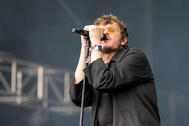 September 19, 2026, Chicago, Illinois, USA: JAMES SMITH of English post-punk band Yard Act during Riot Fest Music Festival in Chicago, Illinois Chicago USA  - ZUMAs135 20260919_zap_s135_005 Copyright: xDanielxDeSloverx