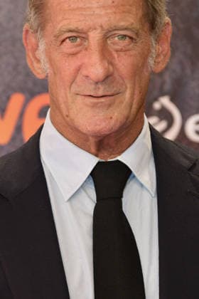 74th San Sebastian International Film Festival Red Carpet on September 19 74th SSIFF 74th SAN SEBASTIAN International Film Festival LES MISERABLES Red Carpet Vincent Lindon awaits the screening of *Les Misérables* Photos by Thomas Bohlen Starface 459783 2026 09 19 San Sebastián, Spain  Copyright: xThomasxBohlenx STAR_459783_074
