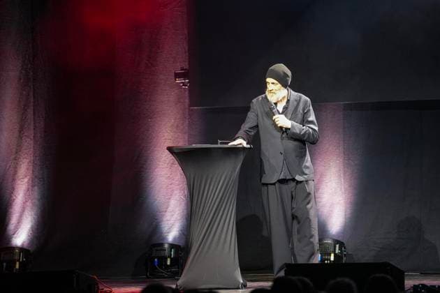 50 Years of Comedy Arts, Gala at the Enni Event Hall ** FOR EDITORIAL PURPOSES ONLY ** EDITORIAL USE ONLY ** p Performers and audience members are at the Enni Event Hall in Moers on September 19, 2026, and cabaret artist Thorsten Sträter is on stage. A grand gala is being held to celebrate the anniversary. Photo: Arnulf Stoffel, Funke Foto S Copyright: ArnulfxStoffel doc87oimr6h2k2yvn4p1fsd ,EDITORIAL USE ONLY Copyright: ArnulfxStoffel