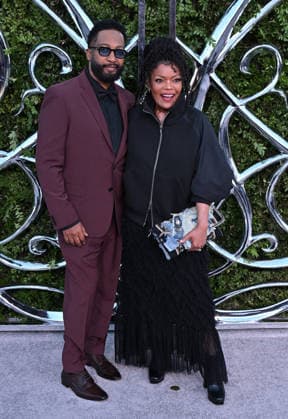 Lucas Museum of Narrative Art Opening Night Anthony Davis and Yvette Nicole Brown arriving at the Lucas Museum of Narrative Art opening night held at the Lucas Museum of Narrative Art in Los Angeles, Ca. on September 19, 2026. Los Angeles Lucas Museum of Narrative Art California USA Copyright: xStarbuck xAFF-USA.COMx