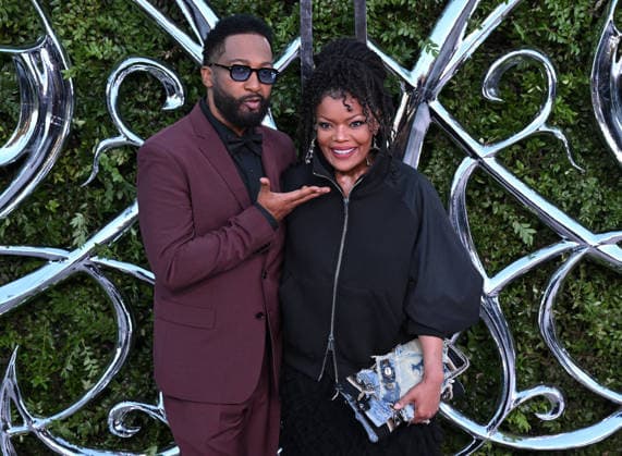 Lucas Museum of Narrative Art Opening Night Anthony Davis and Yvette Nicole Brown arriving at the Lucas Museum of Narrative Art opening night held at the Lucas Museum of Narrative Art in Los Angeles, Ca. on September 19, 2026. Los Angeles Lucas Museum of Narrative Art California USA Copyright: xStarbuck xAFF-USA.COMx