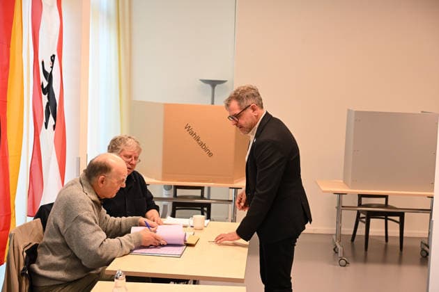 Greens Lead Candidate Werner Graf casts his ballot at a polling station in Berlin BERLIN, GERMANY – SEPTEMBER 20: Greens Lead Candidate Werner Graf casts his ballot at a polling station in Berlin, Germany, on September 20, 2026. The Berlin House of Representatives election takes place on September 20, 2026. Volodymyr Sindieiev Anadolu Berlin Germany. Editorial use only. Please get in touch for any other usage.  Copyright: x2026xAnadoluxVolodymyrxSindieievx