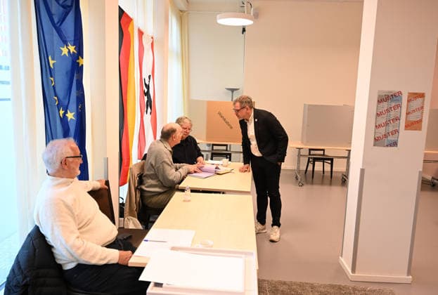 Greens Lead Candidate Werner Graf casts his ballot at a polling station in Berlin BERLIN, GERMANY – SEPTEMBER 20: Greens Lead Candidate Werner Graf casts his ballot at a polling station in Berlin, Germany, on September 20, 2026. The Berlin House of Representatives election takes place on September 20, 2026. Volodymyr Sindieiev Anadolu Berlin Germany. Editorial use only. Please get in touch for any other usage.  Copyright: x2026xAnadoluxVolodymyrxSindieievx
