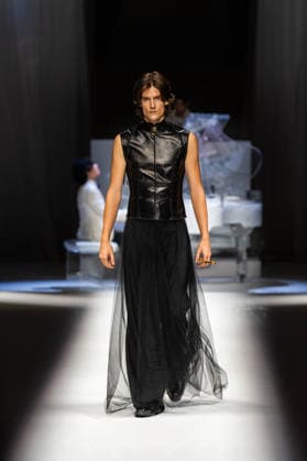 Hu Bing Selects: Urban Grace Spring Summer 2027 at London Fashion Week LONDON, ENGLAND - SEPTEMBER 19: A model walks the runway at the Hu Bing Selects: Urban Grace show during London Fashion Week 2026 on September 19, 2026 in London, England., Credit:Pupat Chenaksara Avalon UK, London  Copyright: xPupatxChenaksarax xAvalonx 1136495449