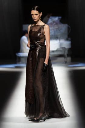Hu Bing Selects: Urban Grace Spring Summer 2027 at London Fashion Week LONDON, ENGLAND - SEPTEMBER 19: A model walks the runway at the Hu Bing Selects: Urban Grace show during London Fashion Week 2026 on September 19, 2026 in London, England., Credit:Pupat Chenaksara Avalon UK, London  Copyright: xPupatxChenaksarax xAvalonx 1136495508