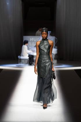Hu Bing Selects: Urban Grace Spring Summer 2027 at London Fashion Week LONDON, ENGLAND - SEPTEMBER 19: A model walks the runway at the Hu Bing Selects: Urban Grace show during London Fashion Week 2026 on September 19, 2026 in London, England., Credit:Pupat Chenaksara Avalon UK, London  Copyright: xPupatxChenaksarax xAvalonx 1136495469
