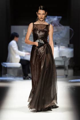 Hu Bing Selects: Urban Grace Spring Summer 2027 at London Fashion Week LONDON, ENGLAND - SEPTEMBER 19: A model walks the runway at the Hu Bing Selects: Urban Grace show during London Fashion Week 2026 on September 19, 2026 in London, England., Credit:Pupat Chenaksara Avalon UK, London  Copyright: xPupatxChenaksarax xAvalonx 1136495489