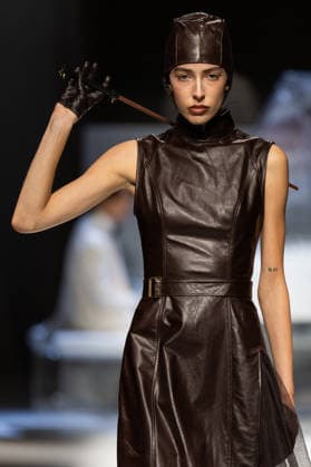 Hu Bing Selects: Urban Grace Spring Summer 2027 at London Fashion Week LONDON, ENGLAND - SEPTEMBER 19: A model walks the runway at the Hu Bing Selects: Urban Grace show during London Fashion Week 2026 on September 19, 2026 in London, England., Credit:Pupat Chenaksara Avalon UK, London  Copyright: xPupatxChenaksarax xAvalonx 1136495531