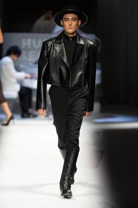 Hu Bing Selects: Urban Grace Spring Summer 2027 at London Fashion Week LONDON, ENGLAND - SEPTEMBER 19: A model walks the runway at the Hu Bing Selects: Urban Grace show during London Fashion Week 2026 on September 19, 2026 in London, England., Credit:Pupat Chenaksara Avalon UK, London  Copyright: xPupatxChenaksarax xAvalonx 1136495544