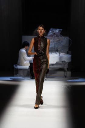 Hu Bing Selects: Urban Grace Spring Summer 2027 at London Fashion Week LONDON, ENGLAND - SEPTEMBER 19: A model walks the runway at the Hu Bing Selects: Urban Grace show during London Fashion Week 2026 on September 19, 2026 in London, England., Credit:Pupat Chenaksara Avalon UK, London  Copyright: xPupatxChenaksarax xAvalonx 1136495619